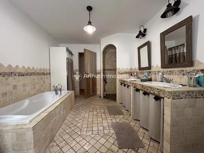 Maison - 328 m² - 10 pièces