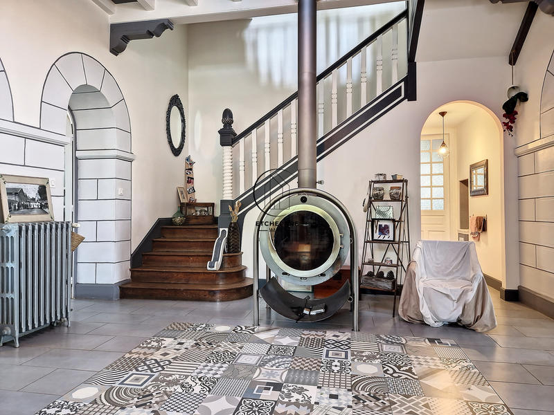 Maison - 351 m² - 7 pièces