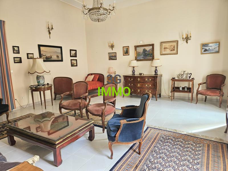 Appartement - 192 m² - 5 pièces