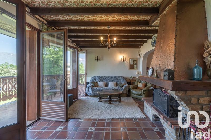 Maison - 227 m² - 8 pièces