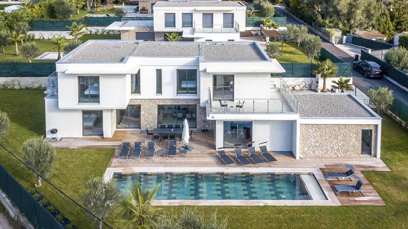 Villa - 265 m² - 7 pièces