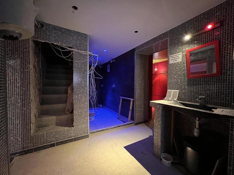 Local commercial - 163 m² - 7 pièces