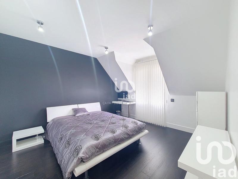 Maison - 240 m² - 8 pièces