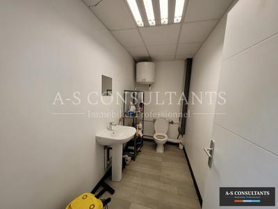 Local d'activité / Entrepôt - 150 m²