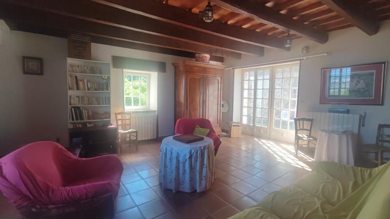 Propriété - 198 m² - 10 pièces