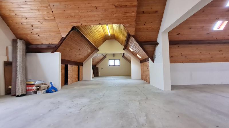 Maison - 200 m² - 4 pièces