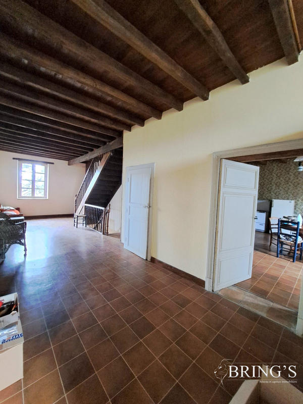 Maison - 312 m² - 8 pièces