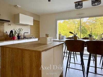 Maison - 89 m² - 5 pièces