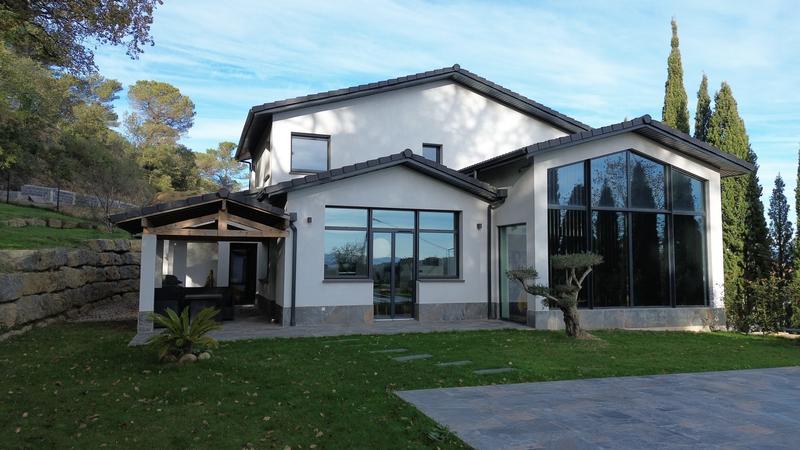 Villa - 198 m² - 6 pièces