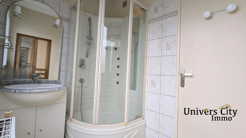 Maison - 93 m² - 4 pièces