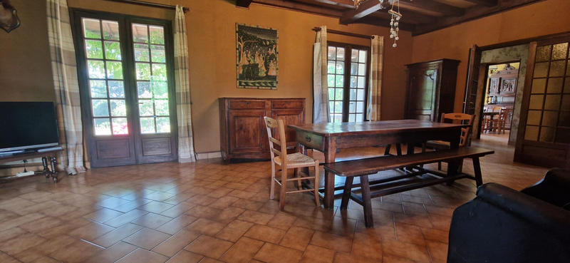 Maison - 195 m² - 7 pièces