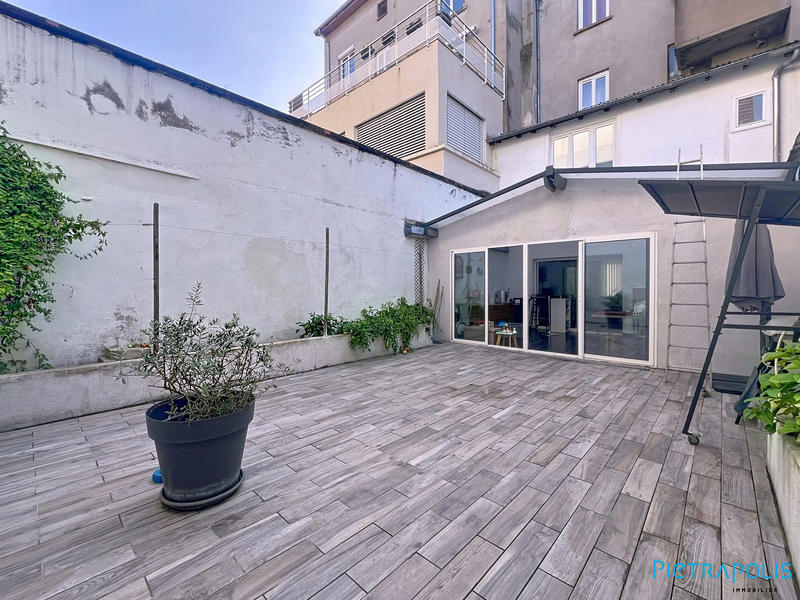 Immeuble - 214 m²