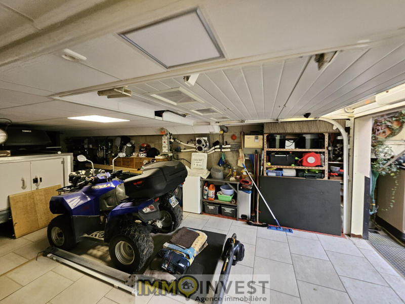 Propriété - 260 m² - 9 pièces