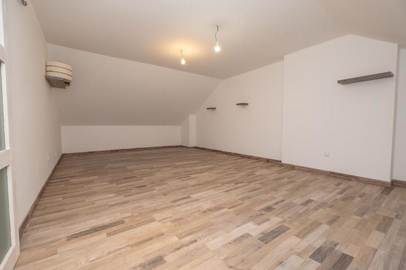 Maison - 102 m² - 5 pièces