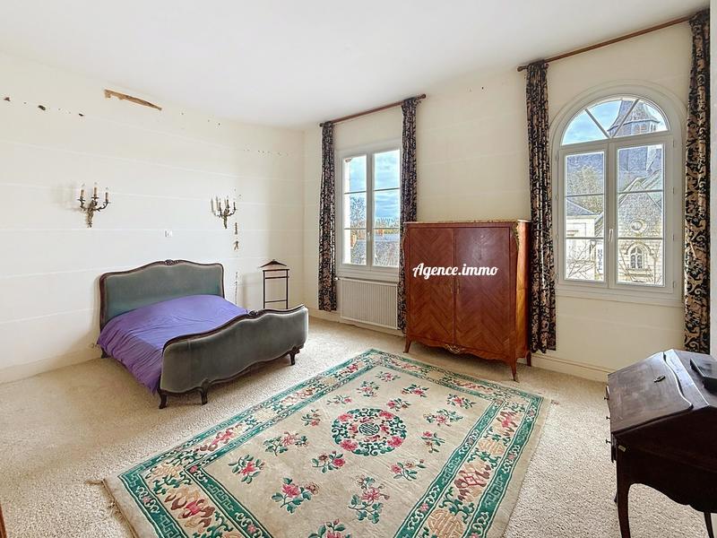 Maison - 258 m² - 10 pièces