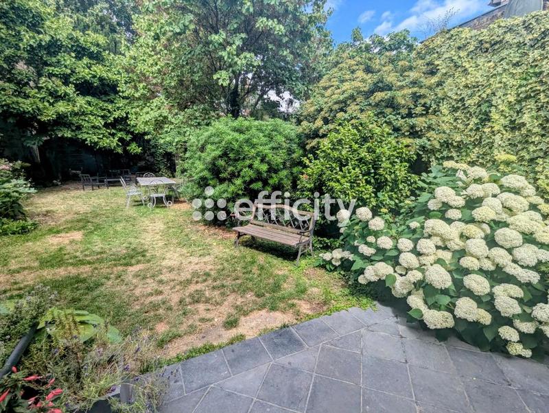 Maison - 165 m² - 10 pièces