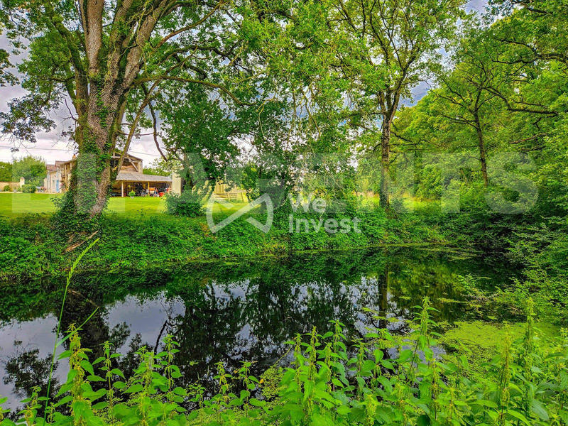 Maison - 245 m² - 7 pièces