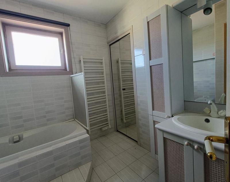 Appartement - 98 m² - 4 pièces