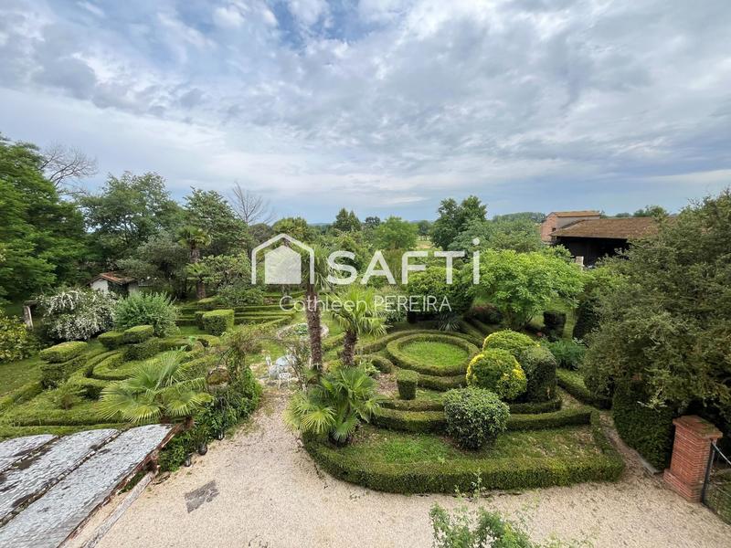 Maison de maîtres - 373 m² - 7 pièces