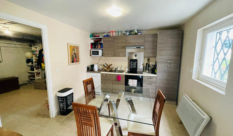 Maison - 250 m² - 7 pièces