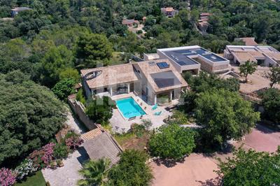 Propriété - 295 m² - 12 pièces