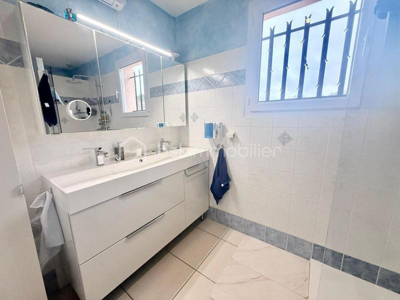 Villa - 100 m² - 5 pièces