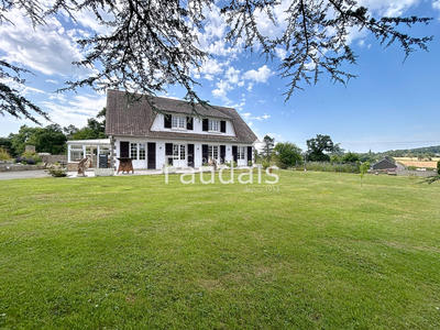 Maison - 233 m² - 10 pièces