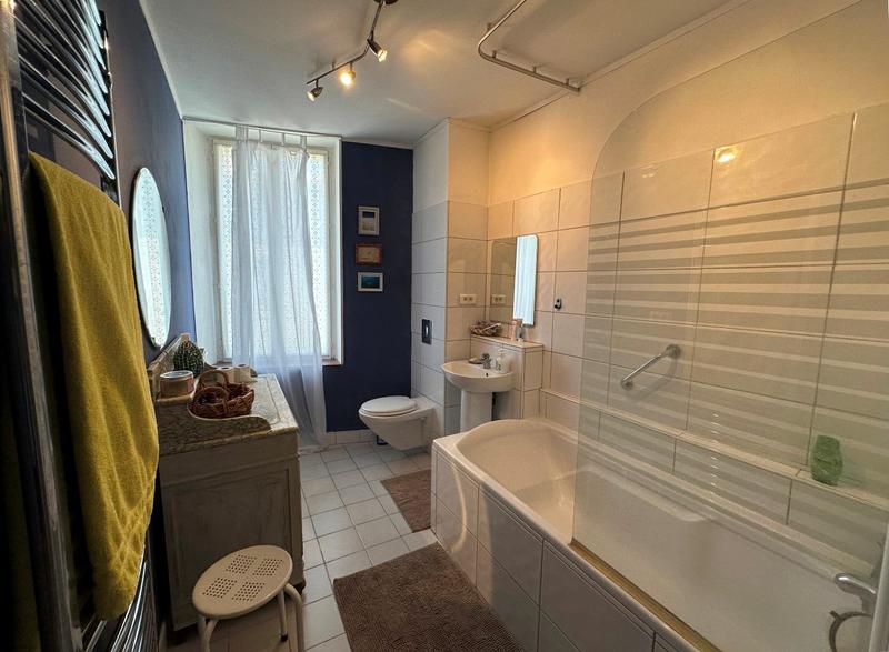 Maison - 281 m² - 7 pièces