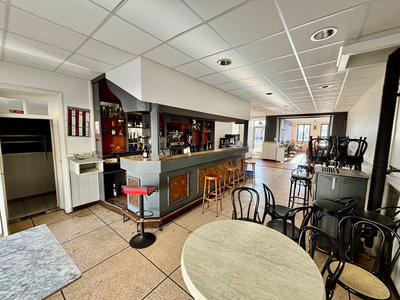 Local commercial - 139 m² - 6 pièces