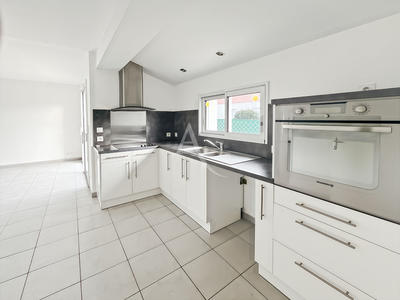 Maison - 93 m² - 4 pièces