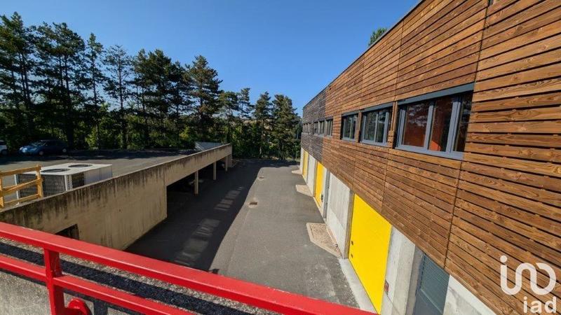 Local commercial - 304 m²