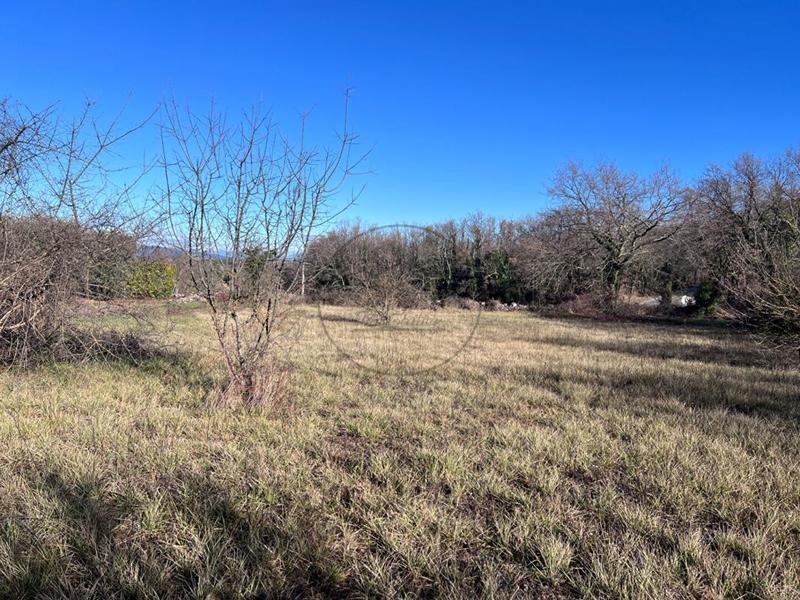 Terrain constructible - 2 395 m²