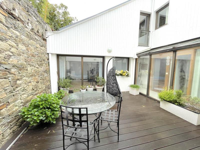 Maison - 210 m² - 6 pièces