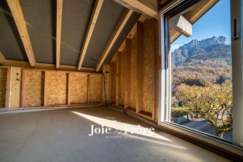 Maison contemporaine - 217 m² - 7 pièces