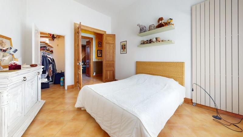 Maison - 235 m² - 5 pièces