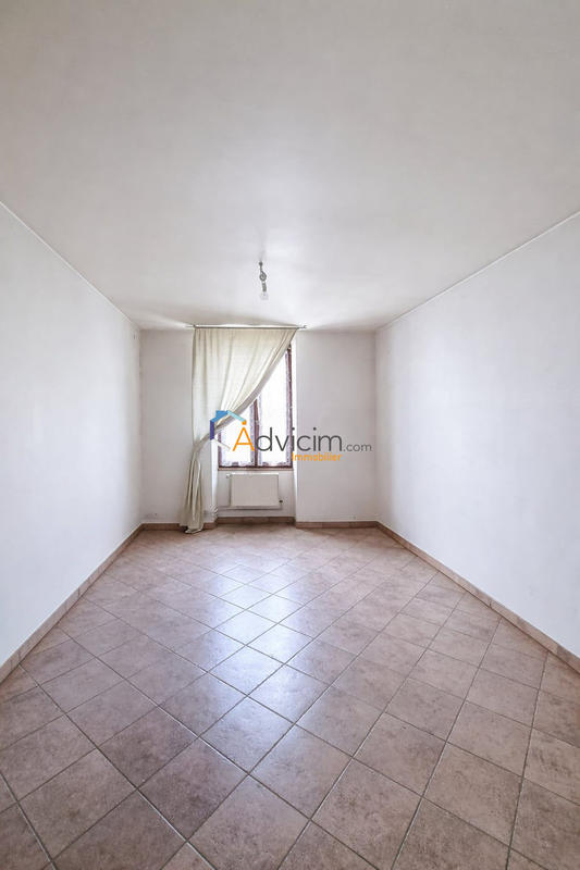 Maison ancienne - 216 m² - 7 pièces