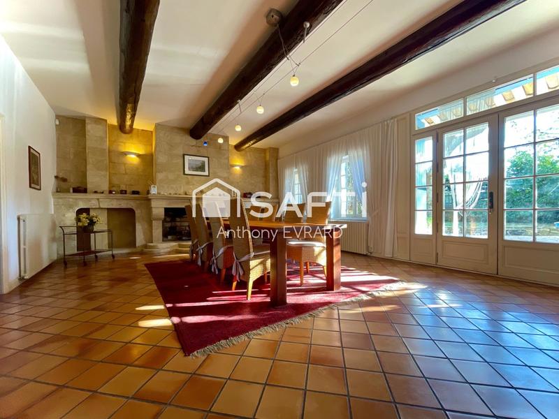 Maison - 290 m² - 8 pièces