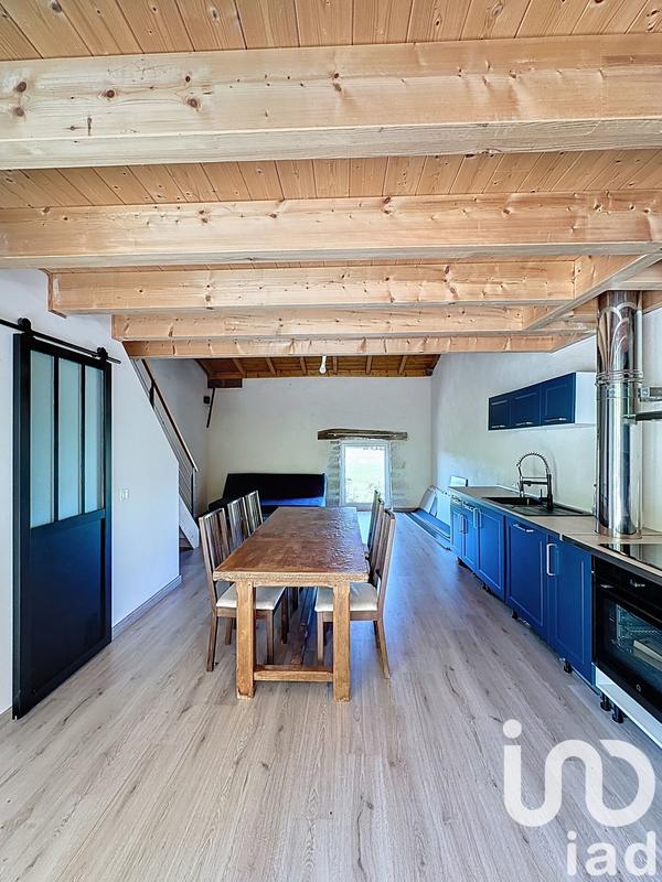 Maison - 238 m² - 8 pièces