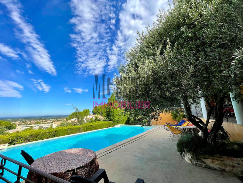 Maison contemporaine - 186 m² - 8 pièces