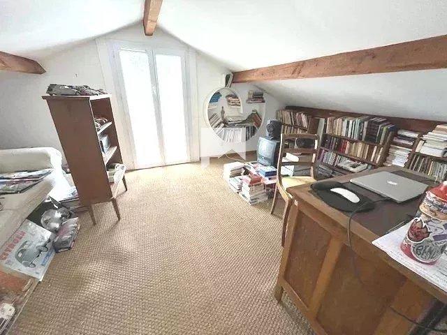 Maison - 96 m² - 7 pièces
