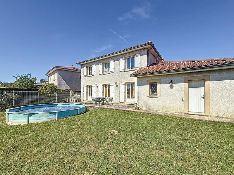 Maison - 122 m² - 6 pièces