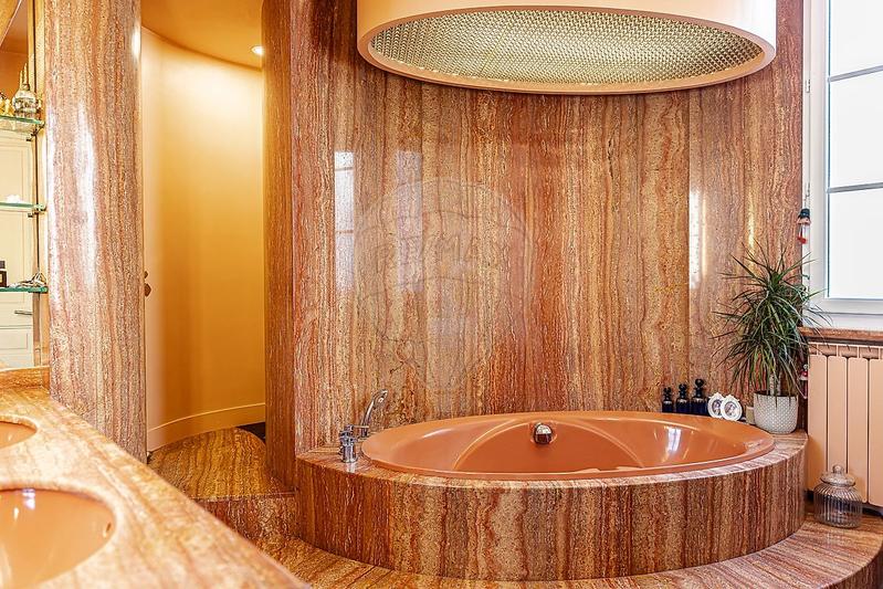 Maison d'architecte - 258 m² - 6 pièces