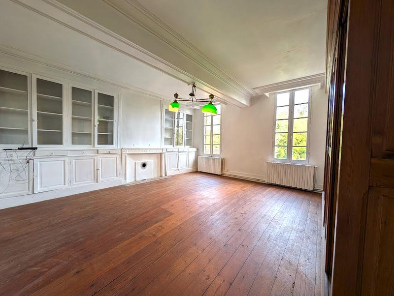 Maison - 250 m² - 7 pièces