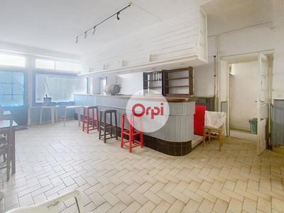 Maison - 557 m² - 9 pièces