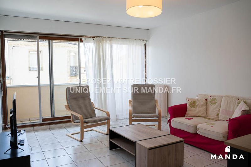 Chambre - 10 m² - 4 pièces