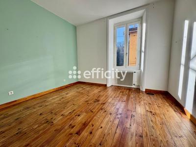 Maison - 240 m² - 10 pièces