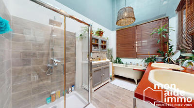 Maison - 250 m² - 7 pièces