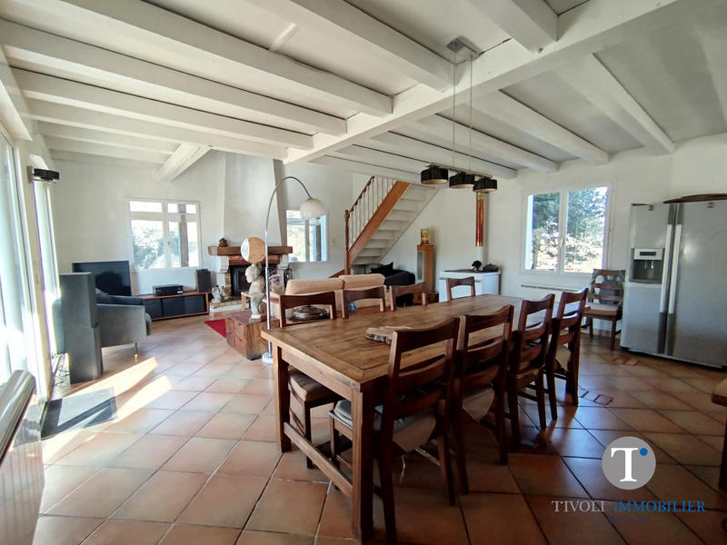 Maison traditionnelle - 140 m² - 6 pièces