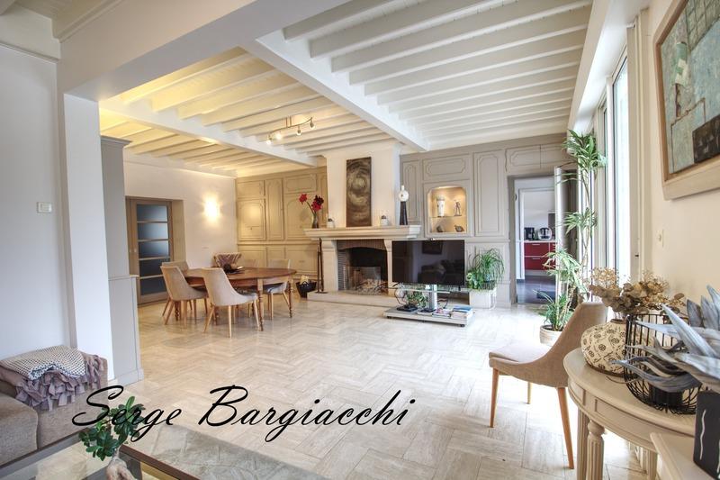 Maison - 336 m² - 12 pièces