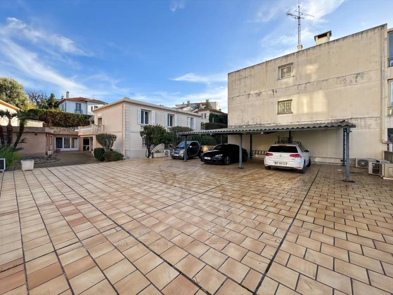 Maison - 182 m² - 5 pièces